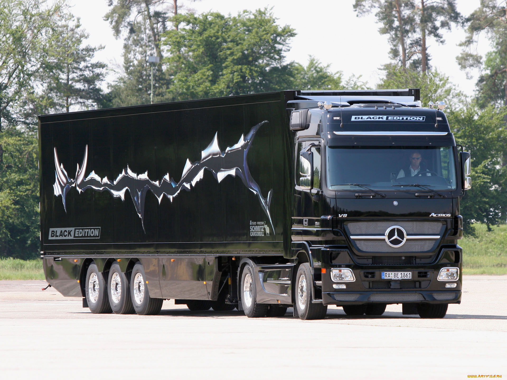 , mercedes, trucks
